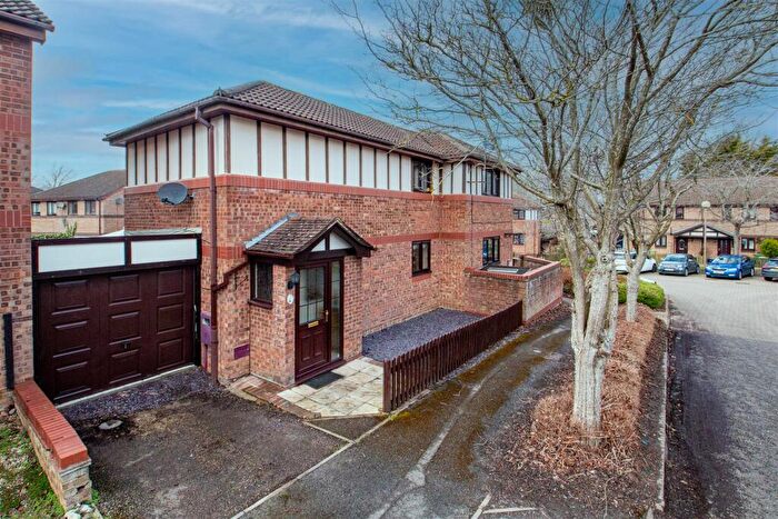 2 Bedroom Property To Rent In Primatt Crescent, Shenley Church End, MK5