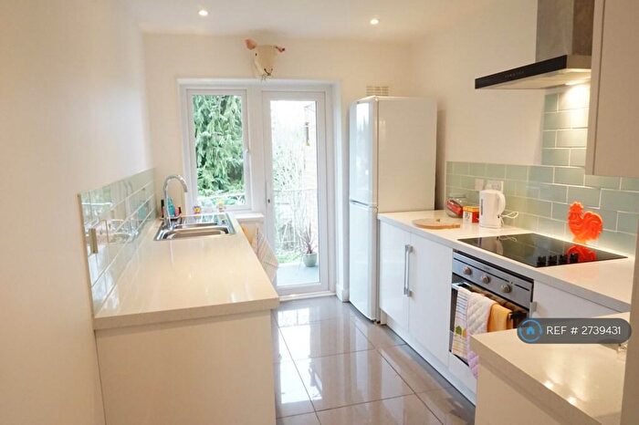 2 Bedroom Flat To Rent In Charlecott Close, Birmingham, B13