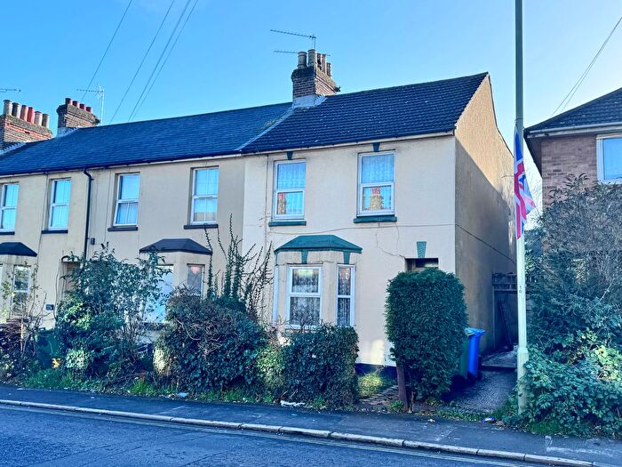 2 Bedroom End Terrace House For Sale In Ash Road, Aldershot, GU12