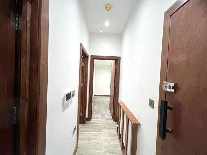 2 Bedroom Flat To Rent In York Road, Camberley, GU15