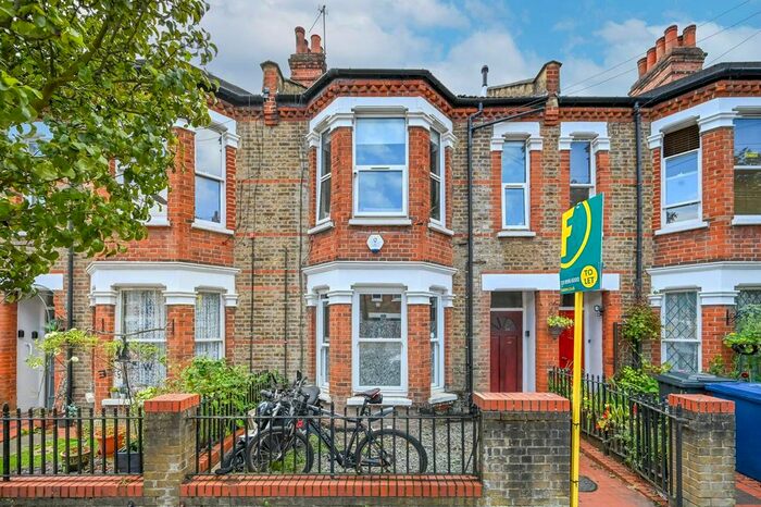 Studio To Rent In Clovelly Road, Chiswick, London, W4