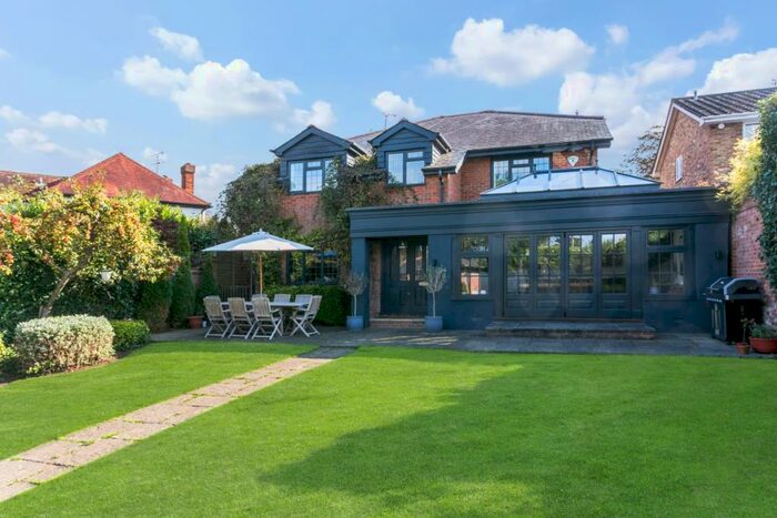 5 Bedroom Detached House To Rent In Elm Grove Maidenhead, SL6