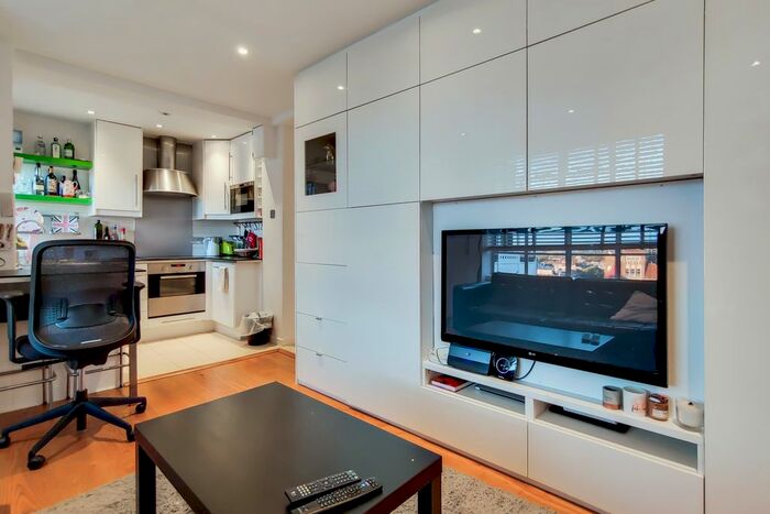 1 Bedroom Flat To Rent In Shepherds Bush Road, Hammersmith, W6