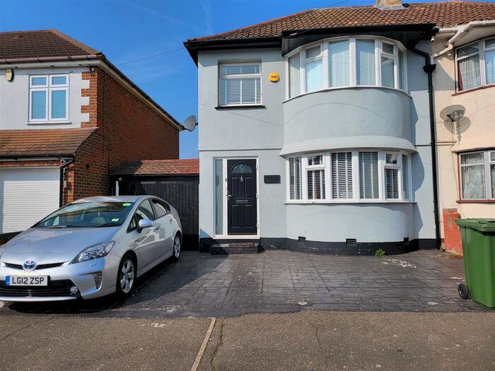 3 Bedroom Semi-Detached House To Rent In Gipsy Road, Welling, DA16