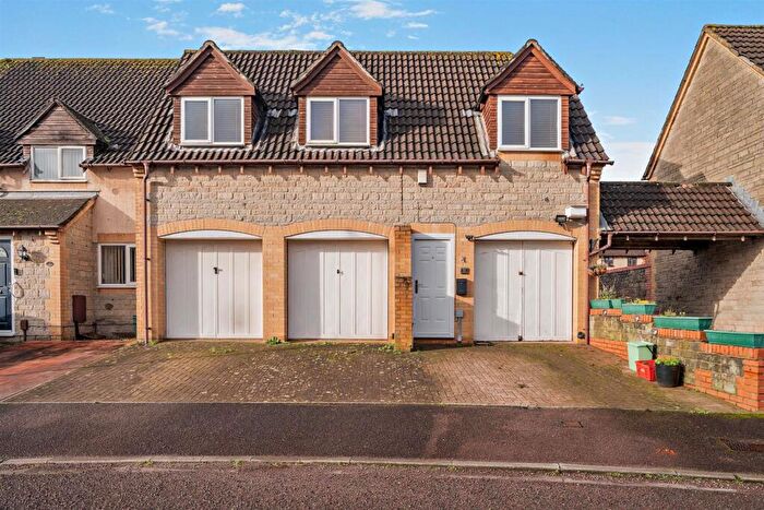 1 Bedroom End Of Terrace House For Sale In Turnberry, Warmley, Bristol, BS30