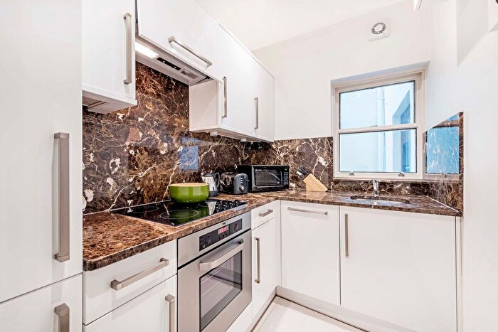 1 Bedroom Flat To Rent In Queen's Gate, South Kensington, London, SW7