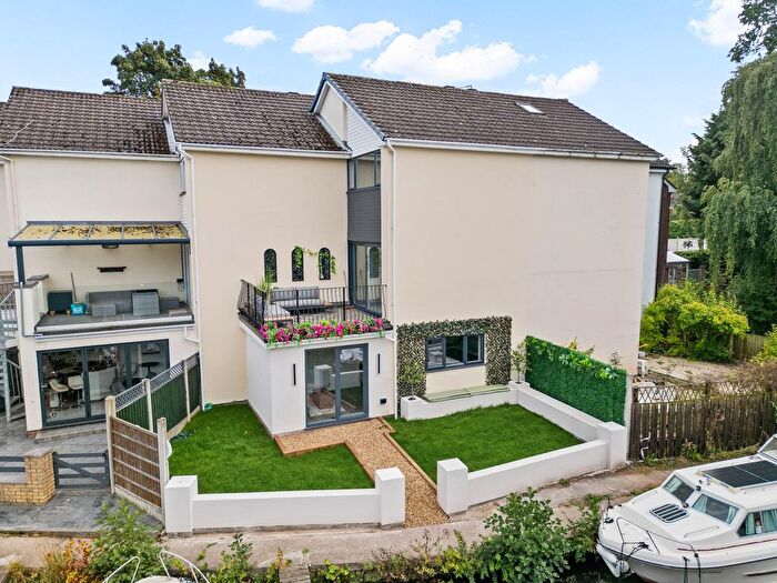 4 Bedroom Town House For Sale In Waterbridge Court, Appleton, WA4