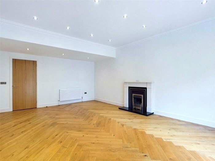 2 Bedroom Apartment To Rent In Hobbs House, Thames Street, Sonning, Reading, RG4