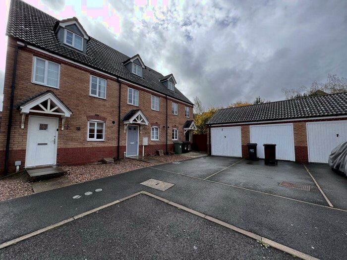 3 Bedroom Property To Rent In Jay Road, Corby, NN18