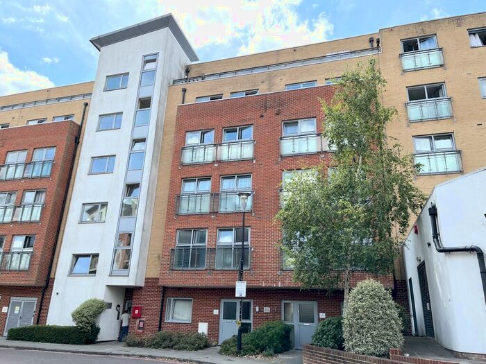 1 Bedroom Maisonette To Rent In Charrington Place, St Albans, AL1