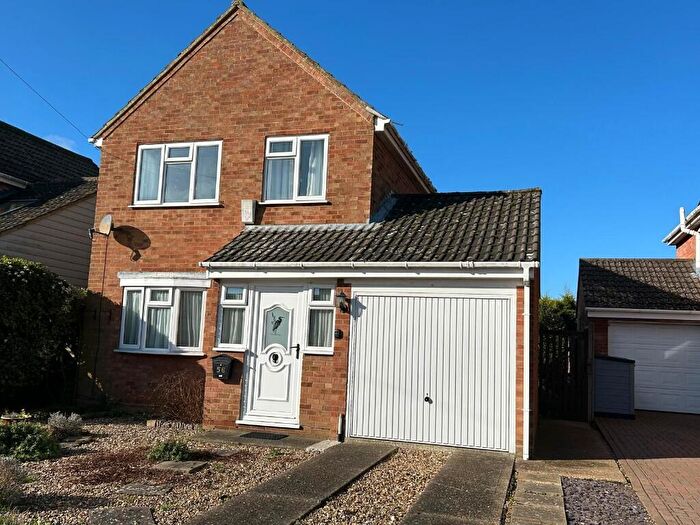 3 Bedroom Detached House For Sale In College Drive, PE31