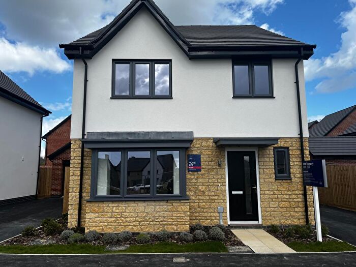 4 Bedroom Detached House To Rent In Granary Close, Witney, OX29