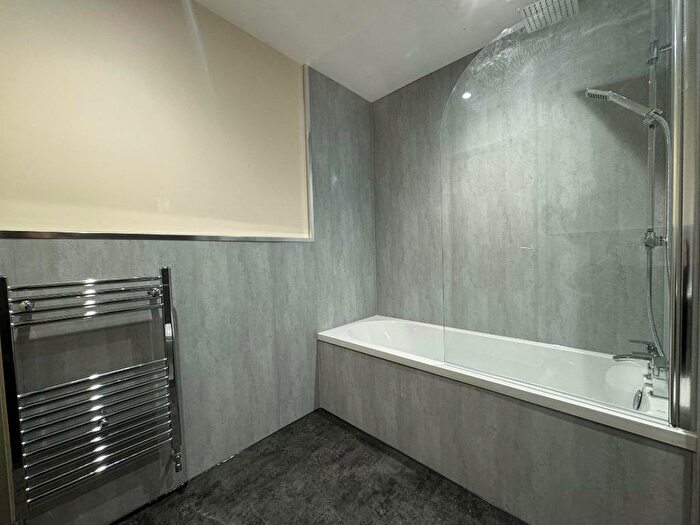 1 Bedroom Flat To Rent In Queen Elizabeth Gardens, New Gorbals, Glasgow, G5