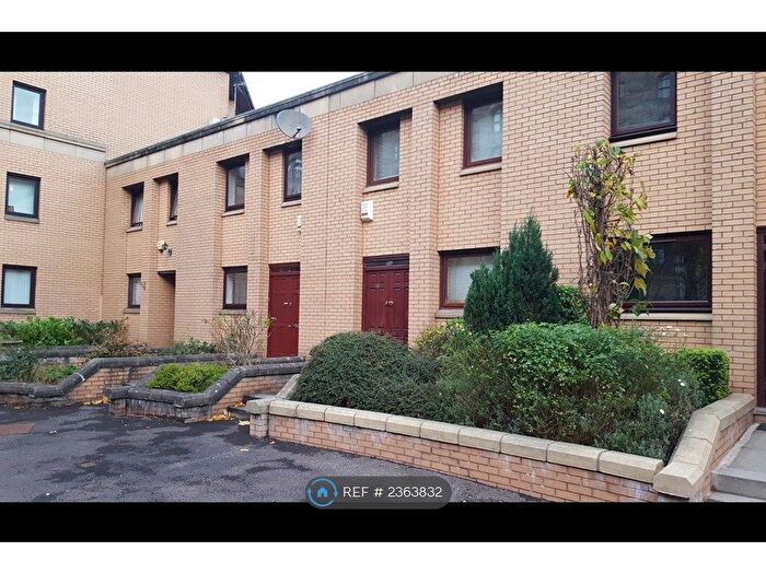 4 Bedroom Terraced House To Rent In Parsonage Square, Glasgow, G4