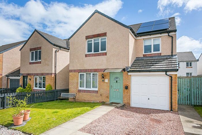 4 Bedroom Detached House For Sale In Woodpecker Crescent, Dunfermline, KY11