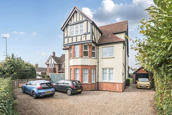 1 Bedroom Flat To Rent In Woodcote Road, Caversham, RG4