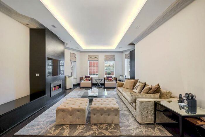 4 Bedroom Apartment To Rent In St Johns Wood Court, St. Johns Wood, London, NW8