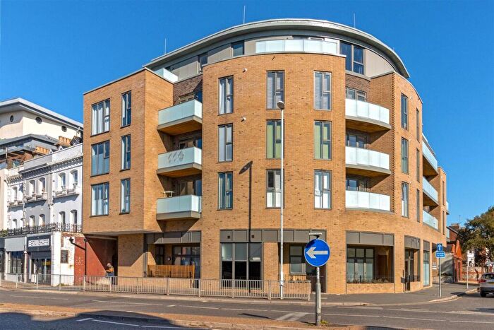 2 Bedroom Flat To Rent In Lennox Road, Worthing, BN11