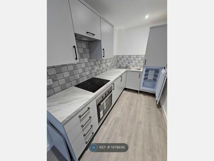 1 Bedroom Flat To Rent In Rear Of - Cowbridge Road East, Cardiff, CF5