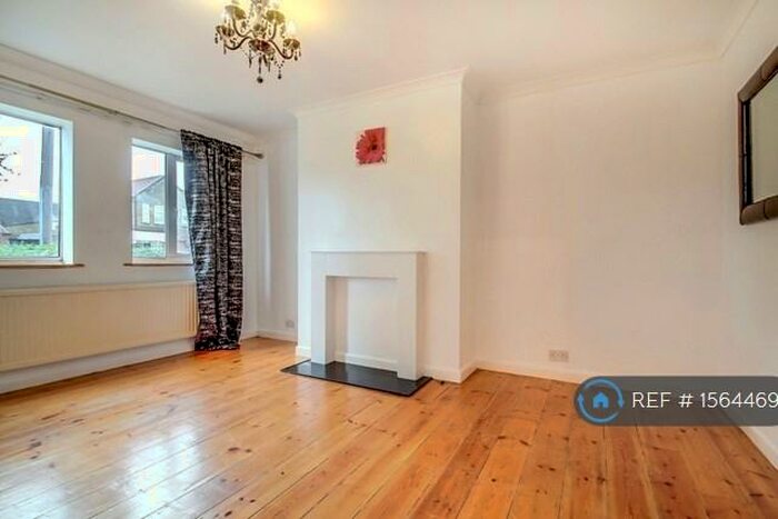 2 Bedroom Maisonette To Rent In Bridge Road, London, NW10