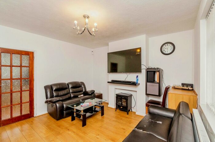 3 Bedroom Terraced House For Sale In Vimy Road, Wednesbury, West Midlands, WS10