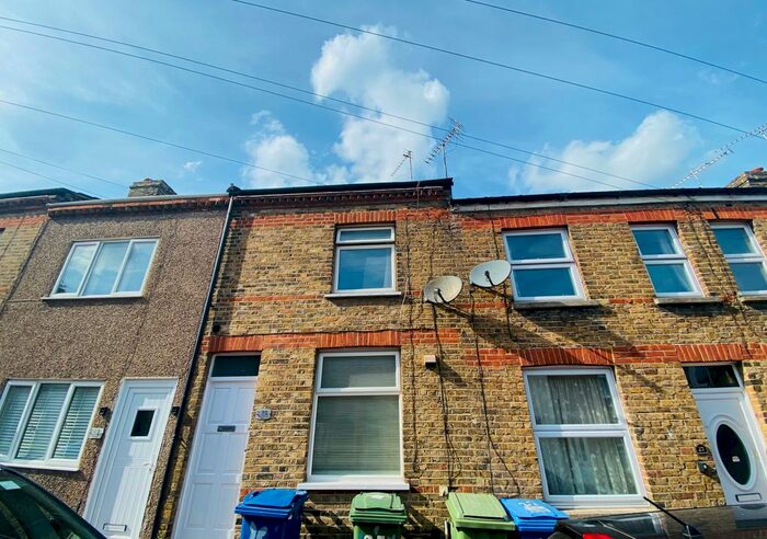 2 Bedroom Property To Rent In Frederick Street, Sittingbourne, ME10