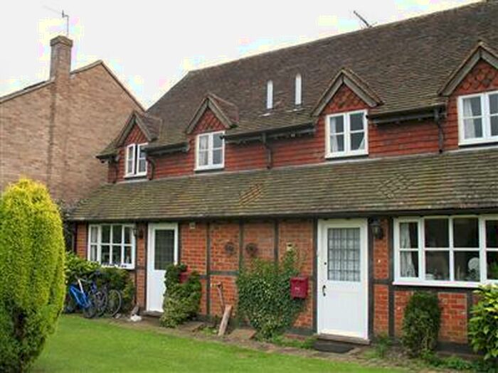 3 Bedroom Cottage To Rent In Horley, RH6