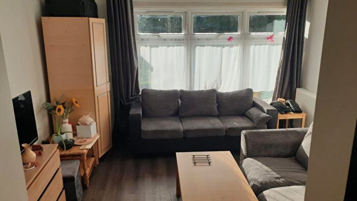 5 Bedroom Detached Bungalow To Rent In Bed House £pppw Excl Bills On Oundle Drive, Nottingham, NG8