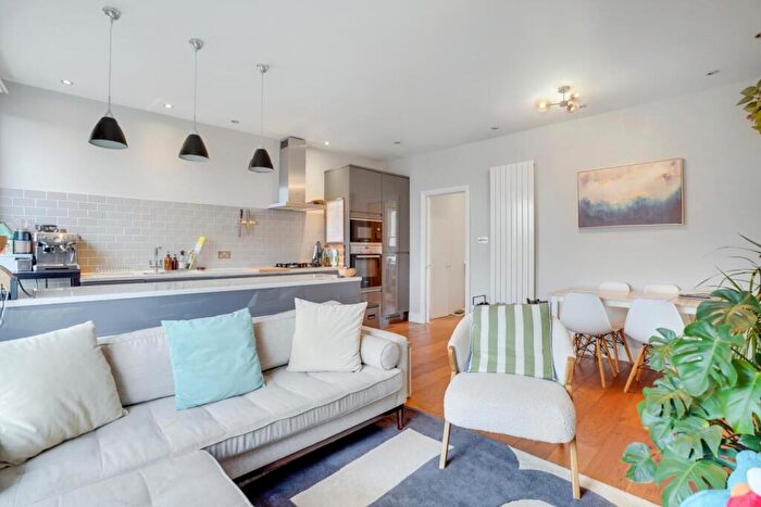 2 Bedroom Apartment For Sale In Norwood Road, Herne Hill, London, SE24