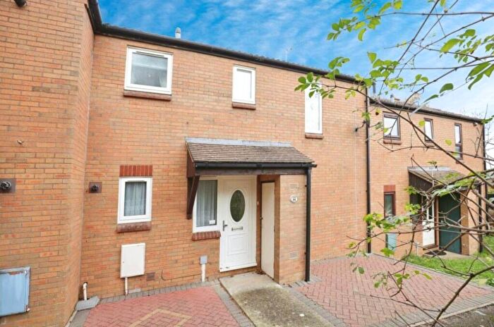3 Bedroom Terraced House For Sale In Jasmine Walk, Banbury, Oxfordshire, OX16