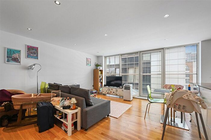 2 Bedroom Flat To Rent In Victoria Parade, New Capital Quay, Greenwich, London, SE10