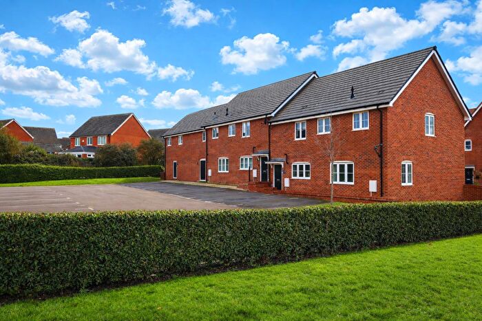 2 Bedroom Maisonette For Sale In Valerian Way, Leighton Buzzard, LU7