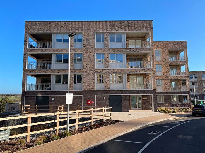 3 Bedroom Flat To Rent In Cornforth Lane, Mill Hill, NW7