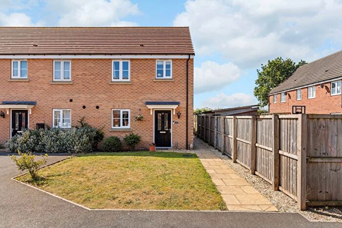 3 Bedroom End Of Terrace House For Sale In Harrier Close, Brayton, Selby, North Yorkshire, YO8