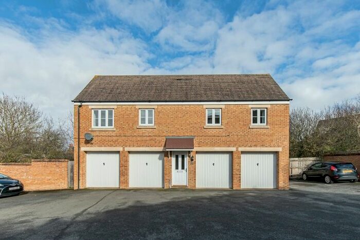 2 Bedroom Flat To Rent In Waterford Road, Witney OX28