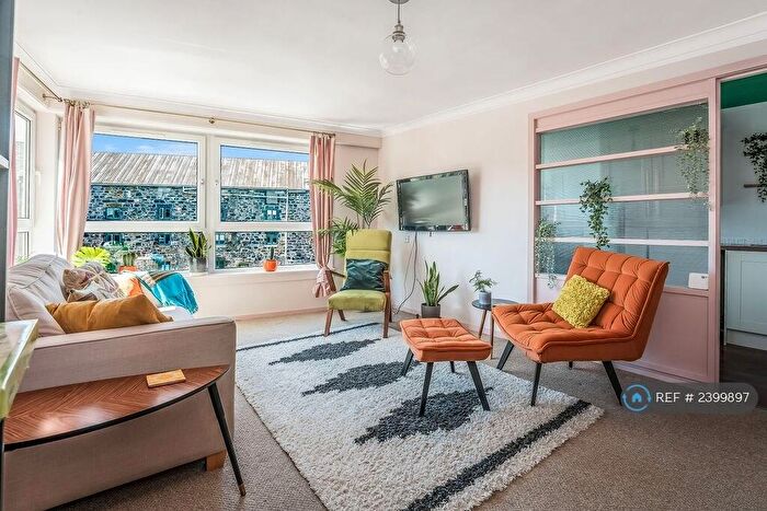 2 Bedroom Flat To Rent In Giles Street, Edinburgh, EH6