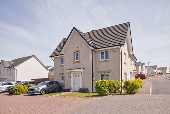 3 Bedroom Semi Detached House For Sale In Martin Street, Edinburgh, EH17