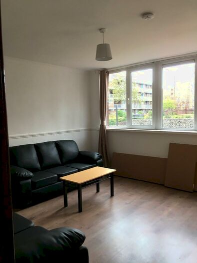 3 Bedroom Maisonette To Rent In St. John's Estate, London, N1