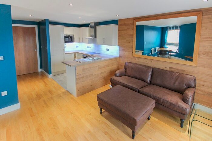 2 Bedroom Flat To Rent In Magellen House, Leeds City Centre, Leeds, LS10