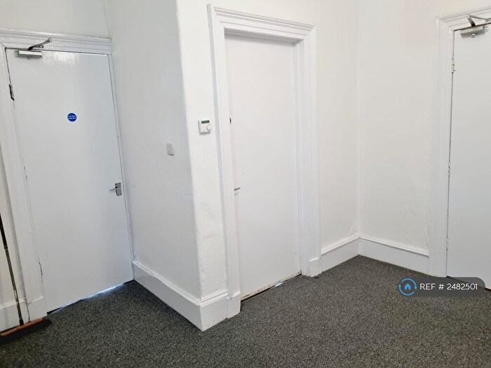 4 Bedroom Flat To Rent In Park Road, Glasgow, G4