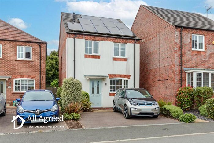 3 Bedroom Detached House For Sale In Denby Bank, Marehay, DE5