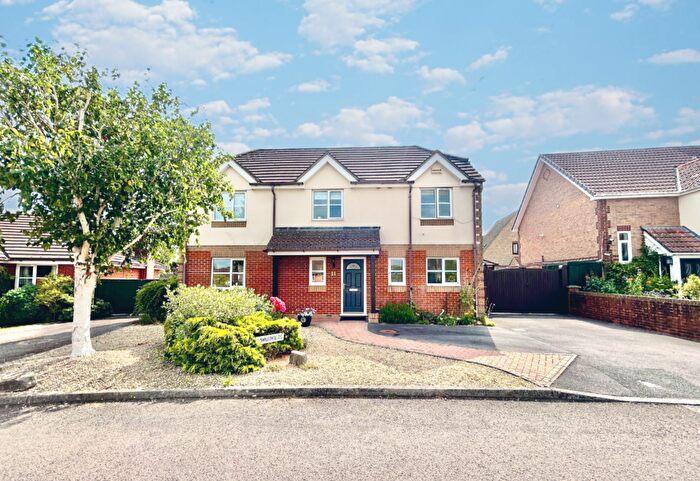 4 Bedroom Detached House For Sale In Swallowfields, Gillingham - No Onward Chain, SP8