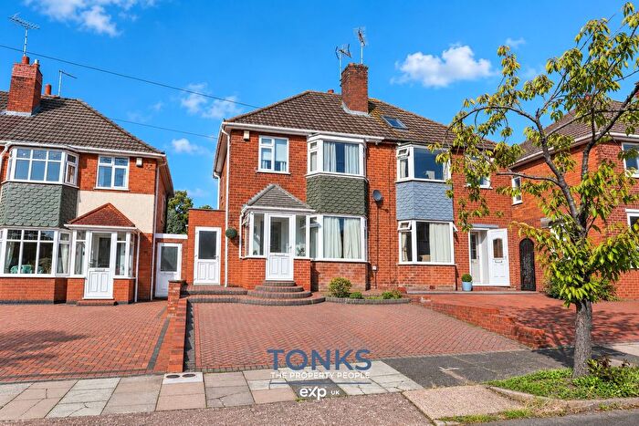 3 Bedroom Semi Detached House For Sale In Worlds End Avenue, Quinton, Birmingham, B32