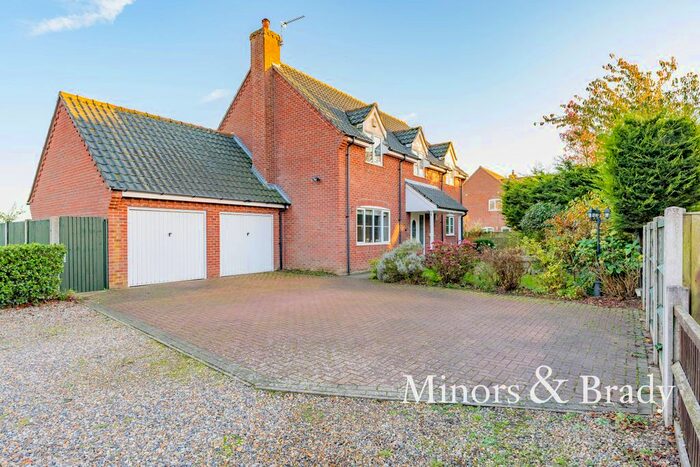 4 Bedroom Detached House For Sale In Broadland Views, Burnt House Road, Cantley, Norwich NR13