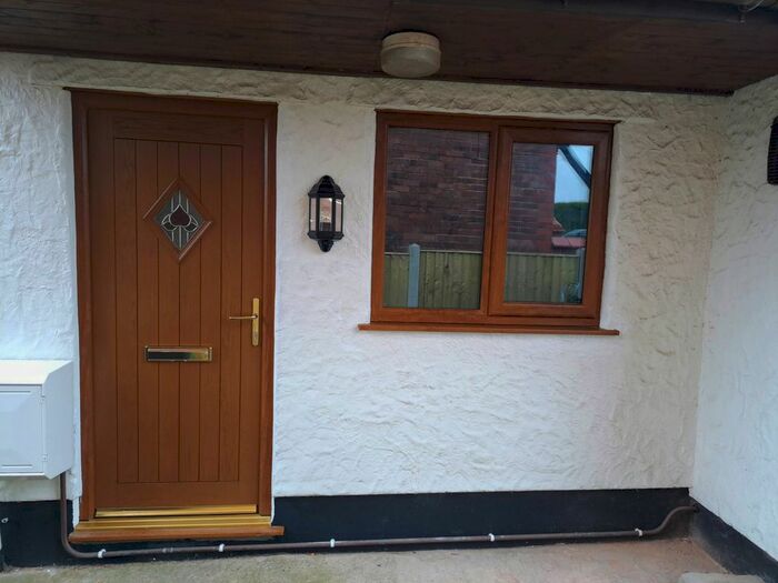 2 Bedroom Semi-Detached House To Rent In Copperas Hill, Pen-Y-Cae, Wrexham, LL14
