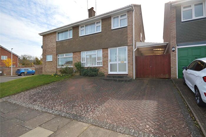 3 Bedroom Semi-Detached House For Sale In Holgate Drive, Luton, Bedfordshire, LU4