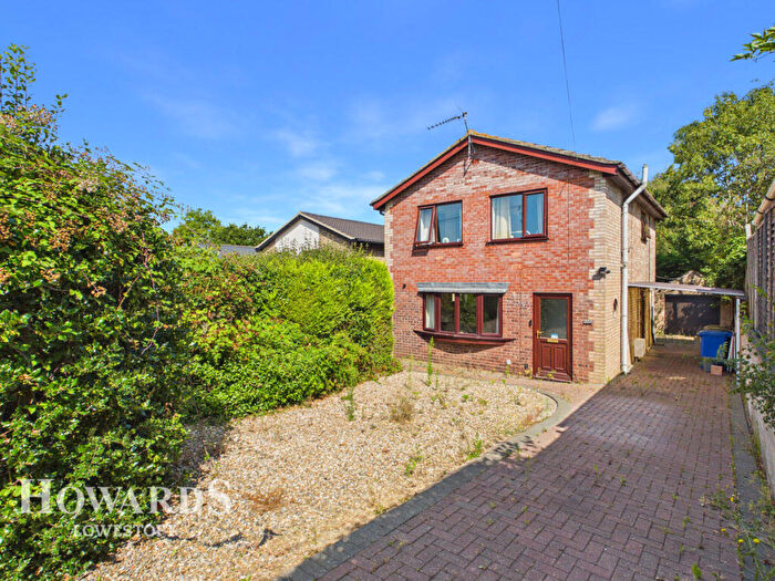 3 Bedroom Detached House For Sale In Clarkson Road, Lowestoft, NR32
