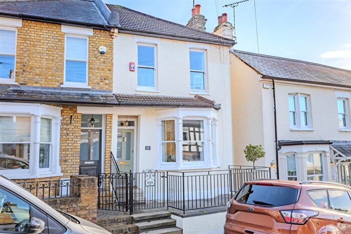 2 Bedroom Terraced House To Rent In Hadleigh Road, Leigh-On-Sea, SS9