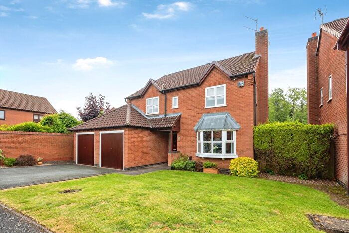 4 Bedroom Detached House For Sale In Otter Close, Redditch, B98