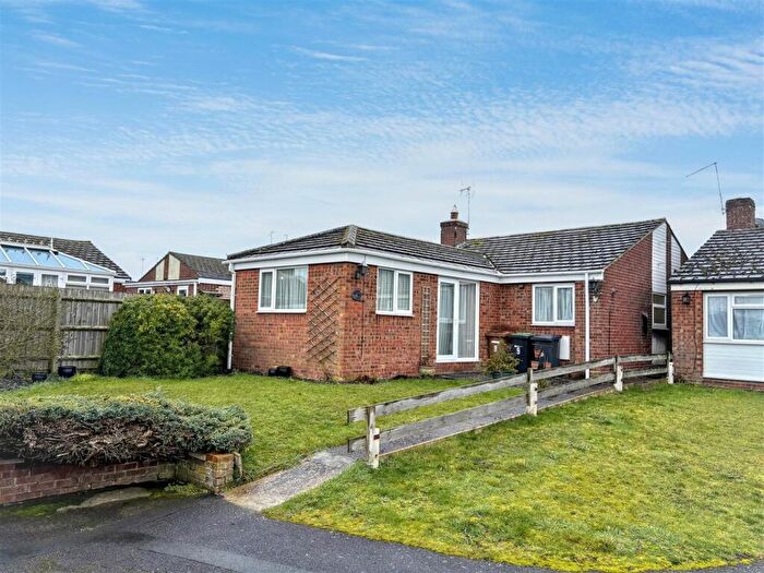 2 Bedroom Detached Bungalow For Sale In Stoney Piece Close, Bozeat, Wellingborough, NN29